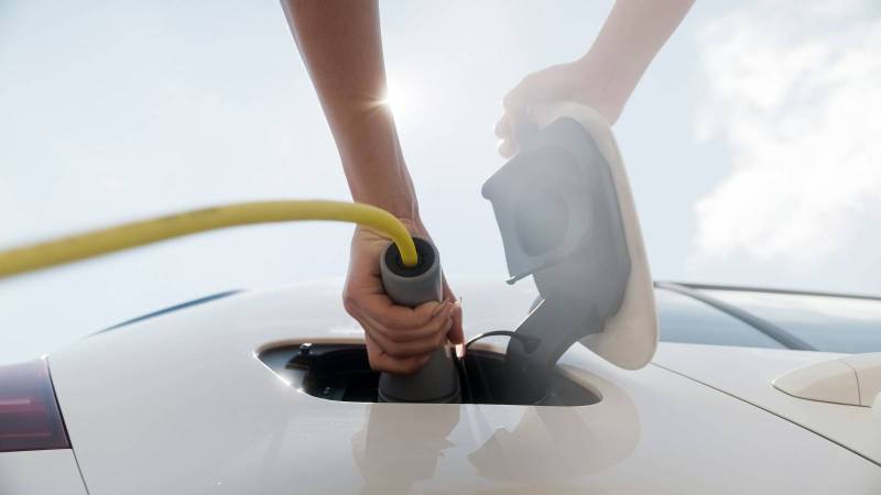 Choisir L'entreprise Les climaticiens toulousains, expert en énergies renouvelables, pour l'installation de votre borne de recharge à Toulouse