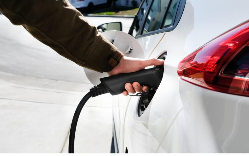 L'entreprise Les climaticiens toulousains à Toulouse : Réduisez vos émissions de CO2 avec nos bornes de recharge électrique pour votre voiture.