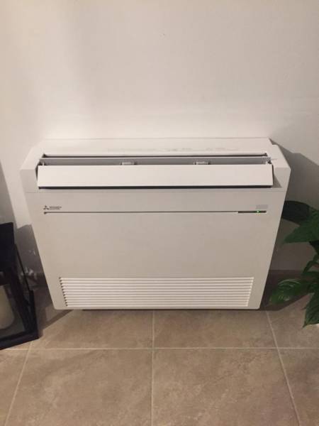 Zoom sur le climatiseur console design+ MFZ-KW VG Mitsubishi Electric installé à Toulouse
