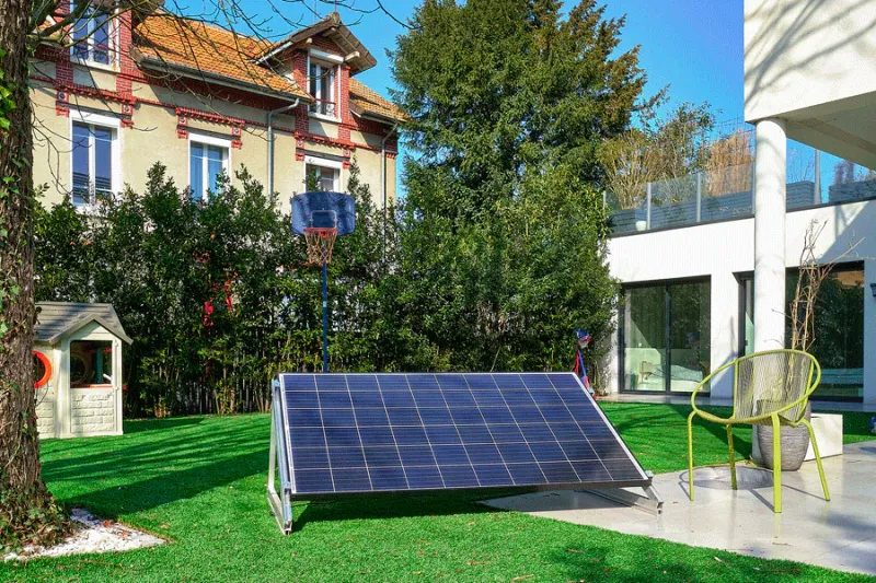 3 raisons d'installer un kit solaire L'entreprise Les climaticiens toulousains dans votre jardin, sur votre balcon ou votre toit à Toulouse pour réaliser des économies d''énergie.
